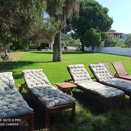 Seafront Villa Joan Nea Skioni Bagian luar foto