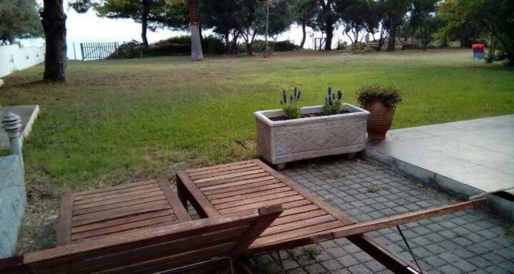 Seafront Villa Joan Nea Skioni Bagian luar foto